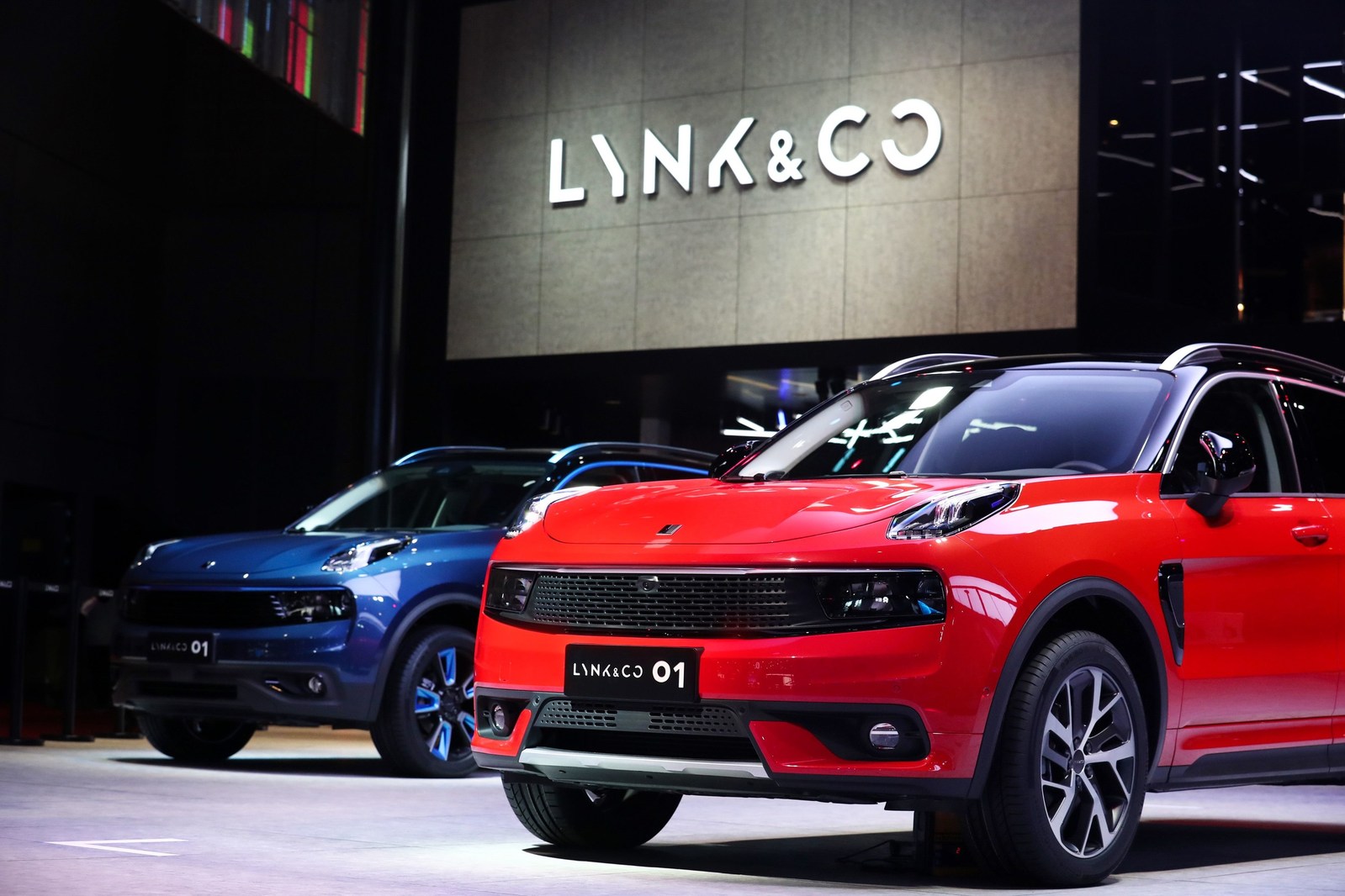 吉利帶著它的LYNK&CO概念車(chē)回到中國(guó)，還說(shuō)要“終身三免”｜美通社頭條