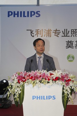 成都市市長助理，高新區(qū)管委會主任韓春林致辭