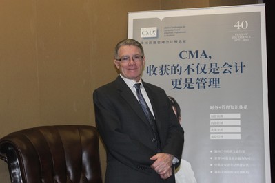IMA國際認證、考試和知識整合部高級副總裁Dennis Whitney先生親臨現(xiàn)場一睹中國學(xué)子風采