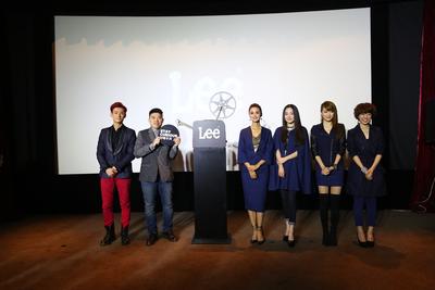 圖片1 Lee《好奇不滅》微電影發(fā)布會新聞?wù)掌?發(fā)布現(xiàn)場主創(chuàng)人員合照(1) (何昊文、葉念琛、張歆藝、盛朗熙、連詩雅、雷琛瑜)